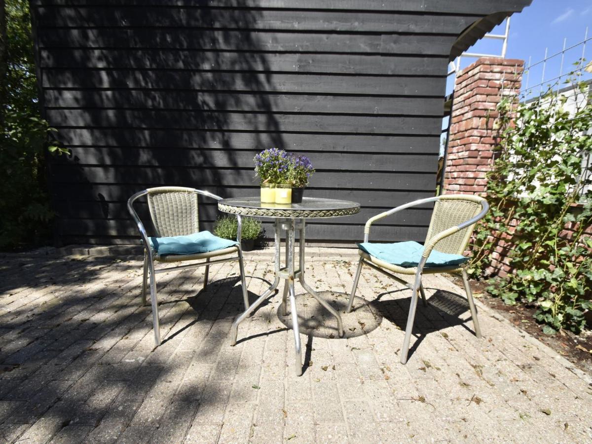 Apartment In Sint Maartensbrug With Garden Exterior photo